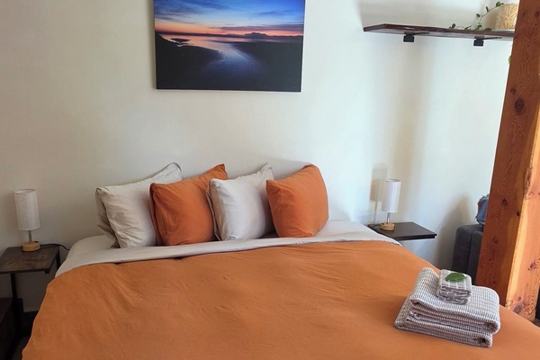 1 bedroom, internet, bed sheets