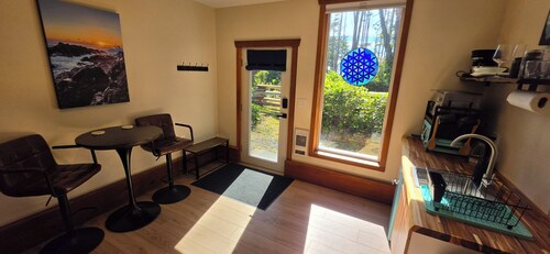 Pacific Coral Cove - a cozy rainforest studio for two