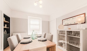 Dining - Cosy 2 Bedroom Cottage in Ballater (Aberdeenshire)