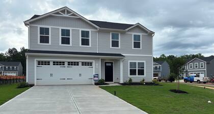 Delightful 4-bedroom house with AC in charming Lancaster