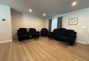 Interior - Delightful 4-bedroom house with AC in charming Lancaster (Lancaster)