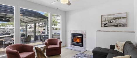 TV, fireplace