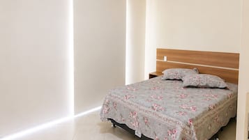 Family House | 4 bedrooms, desk, WiFi (free), individually decorated