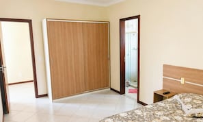 Family House | 4 bedrooms, desk, WiFi (free), individually decorated - Casa Passaro em Cond Fechado - Cabo Frio/rj (Cabo Frio)