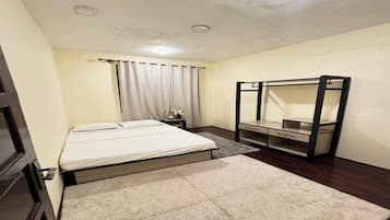 2 chambres, fer et planche à repasser, Wi-Fi, draps fournis