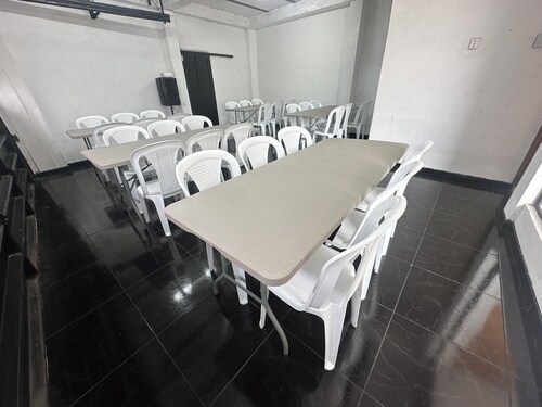 Spacious 5-bedroom MANSION in tranquil Guarne perfect for families & events