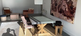 Tranquil 2-bed pet-friendly apt with AC in charming Roxbury.5 min walk to town!