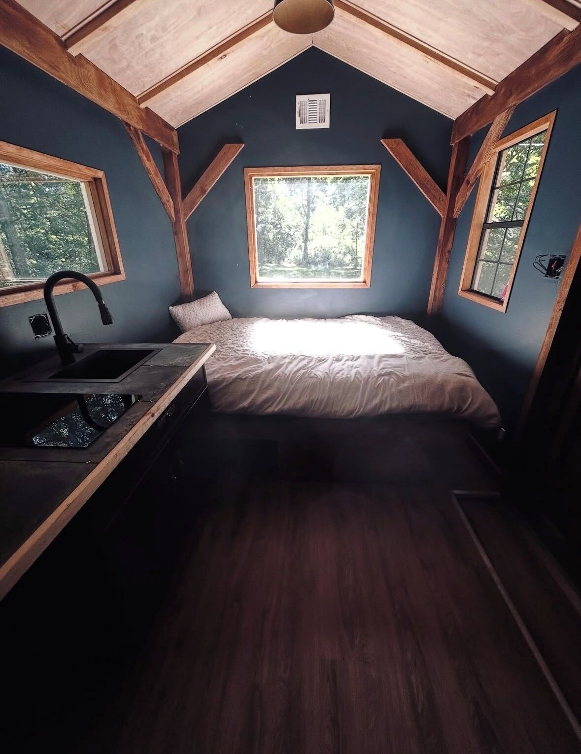 2 bedrooms, WiFi (surcharge), bed sheets