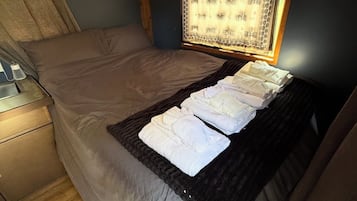 WiFi (surcharge), bed sheets