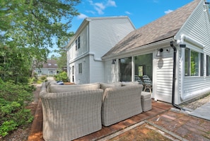 Exterior - Luxury property with relaxing backyard and with walking distance from the Gooch’s Beach ( Kennebunk)  and Dock Square in Kennebunkport. First floor King size bed and en suite ( shower only ) bathroom. Two living rooms and relaxing back yard deck. (Kennebunk)