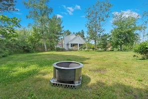 Outdoor spa tub - Luxury property with relaxing backyard and with walking distance from the Gooch’s Beach ( Kennebunk)  and Dock Square in Kennebunkport. First floor King size bed and en suite ( shower only ) bathroom. Two living rooms and relaxing back yard deck. (Kennebunk)