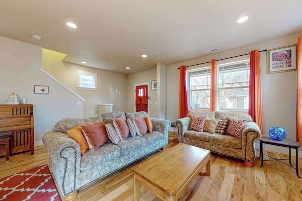 TV, fireplace, offices