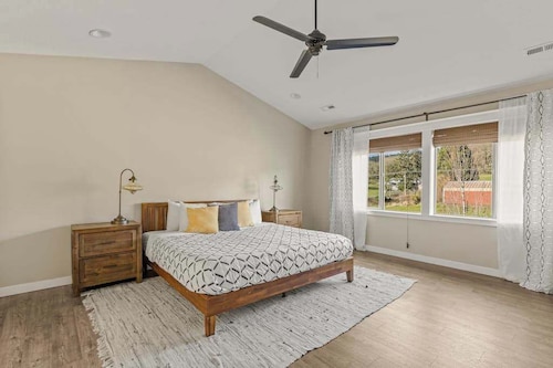 5BR House - Fire Pit - Gas Grill - Washer & Dryer