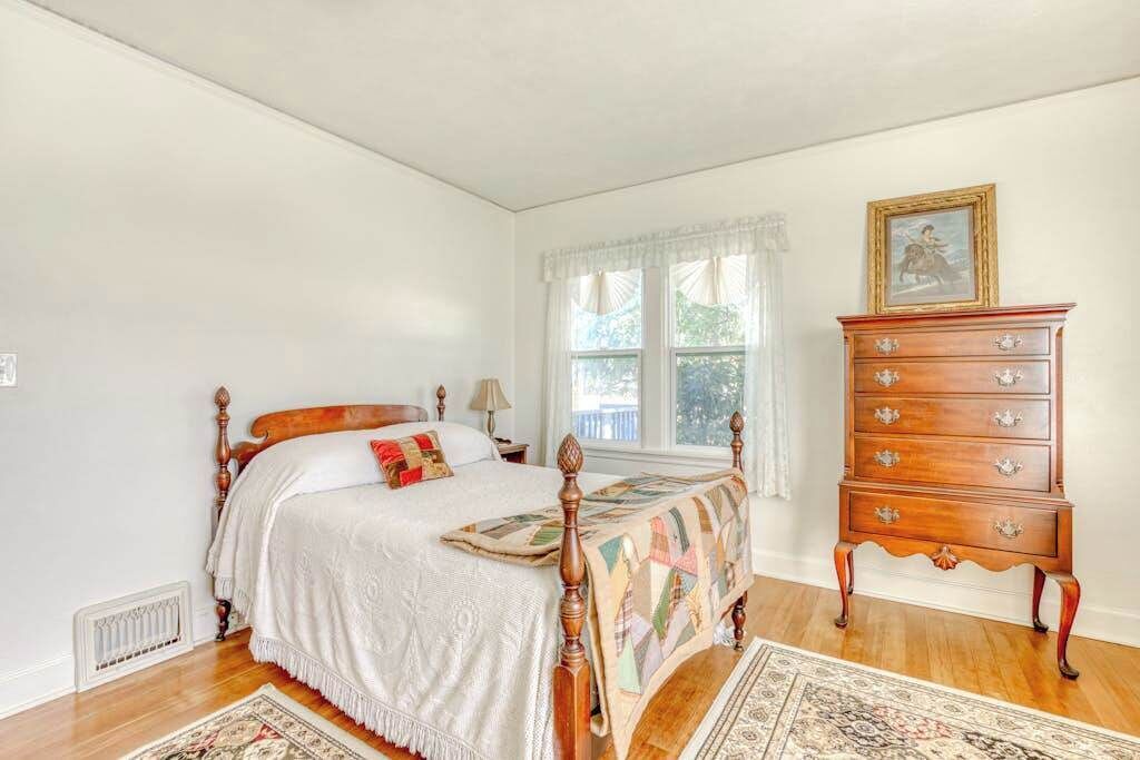 4 Schlafzimmer, Bügeleisen/Bügelbrett, WLAN, Bettwäsche