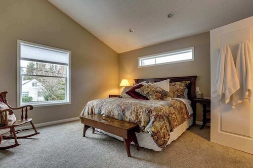 Historic 3BR Columbia Gorge - Hot Tub