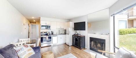 TV, fireplace, DVD player, offices