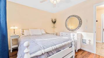 Iron/ironing board, WiFi, bed sheets