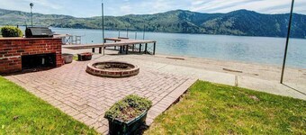 3BR Lakefront - Dock - Deck - Firepit - W&D