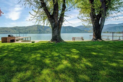 3BR Lakefront - Dock - Deck - Firepit - W&D