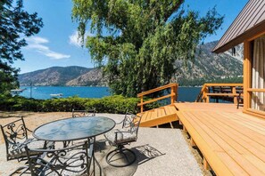 Outdoor dining - Amazing 3BR Lakefront - Dock - Deck (Manson)