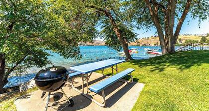 1BR condo with pool, hot tub & great location