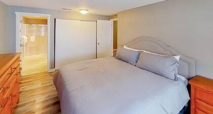 2BR Dog-Friendly - Pool