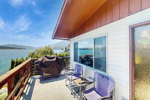 Unclassified image, 2 of 21, button - Lakefront 1BR with large deck, grill, & fast WiFi (Chelan)