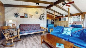 Living area - Lakefront 1BR with large deck, grill, & fast WiFi (Chelan)
