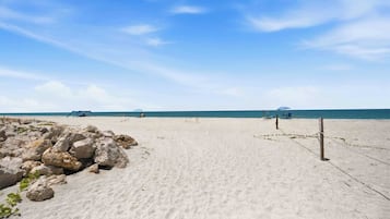 Sun loungers, beach towels