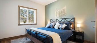 Courtside Cabin
Gym- Hot Tub- Events
