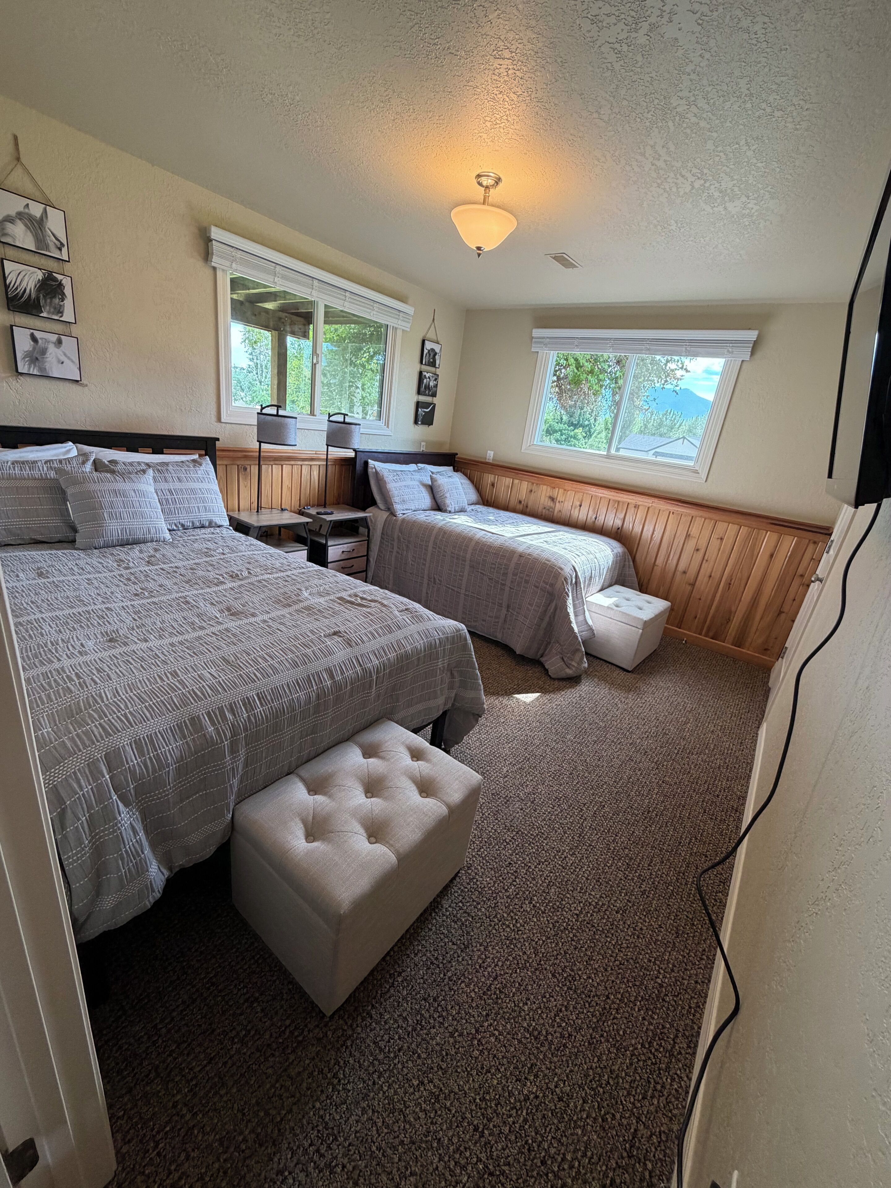 5 bedrooms, iron/ironing board, travel crib, WiFi (free)