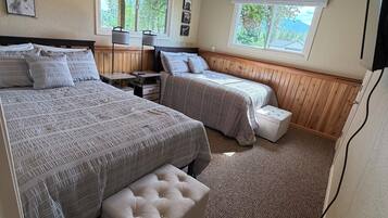 5 bedrooms, iron/ironing board, travel crib, WiFi (free)