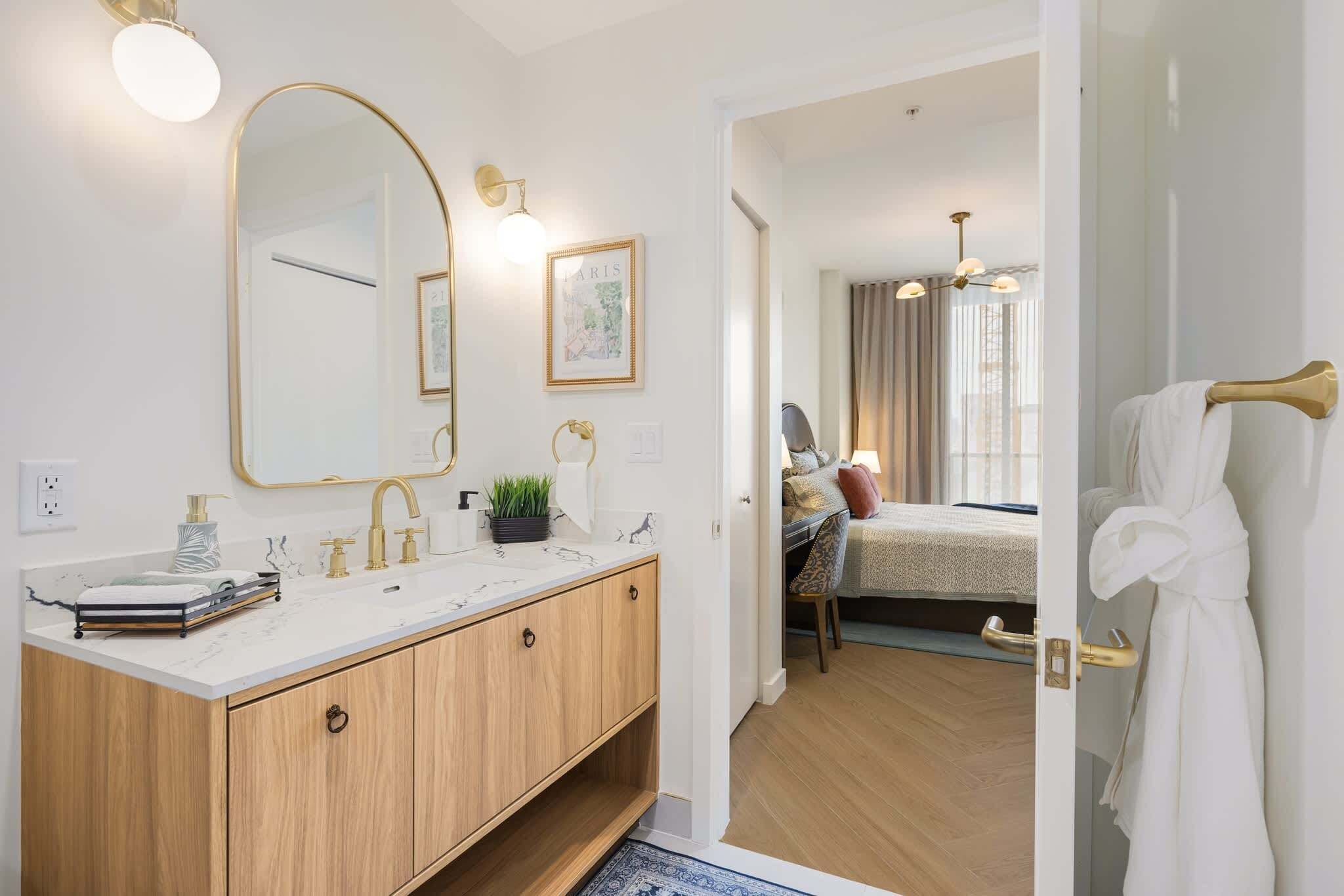 Shower, hair dryer, towels, shampoo