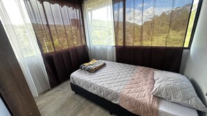 4 Schlafzimmer, Schreibtisch, WLAN, Bettwäsche