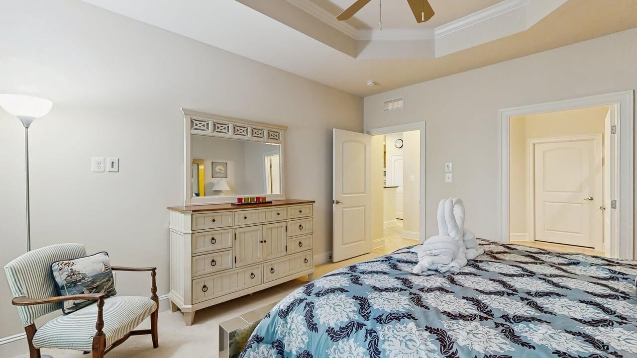 3 habitaciones, tabla de planchar con plancha, wifi y ropa de cama 