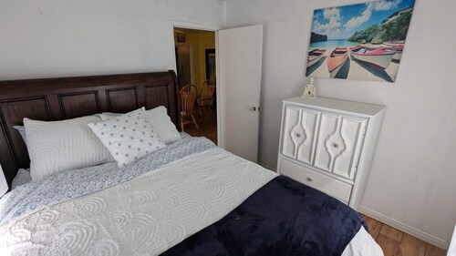 Cozy Lake Cottage | Erieau Marina Tip by the Beach