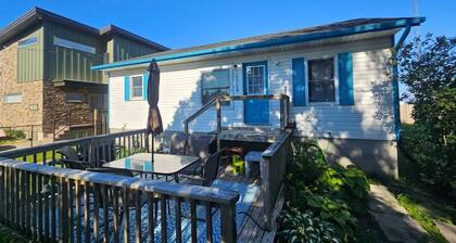 Cozy Lake Cottage | Erieau Marina Tip by the Beach