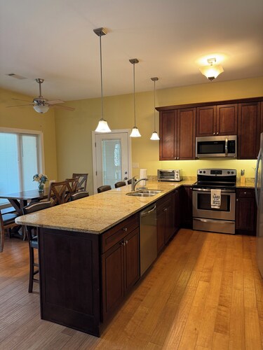  Lake Front Condo Bellawood Resort #4 Sleeps 4.  Downstairs Unit with Boat Slip