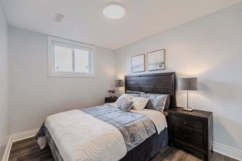 Fully Furnished, All-inclusive, 3BR & 2BA, Monthly Rental in Central Ottawa