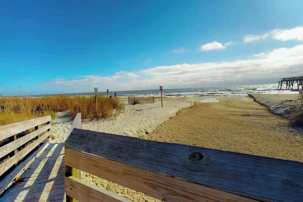 På stranden