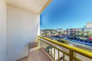 Property grounds - Bay Watch Resort 0301 (North Myrtle Beach)