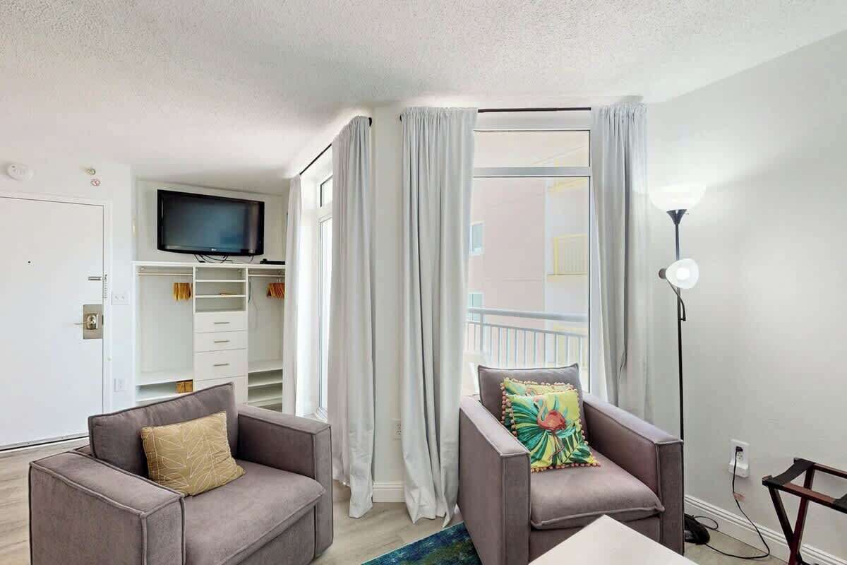 TV, DVD player, offices