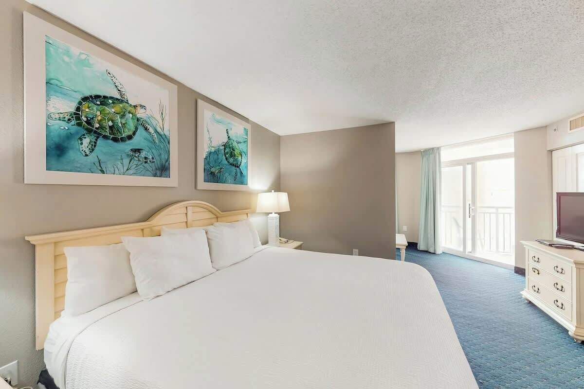 Een strijkplank/strijkijzer, wifi, beddengoed