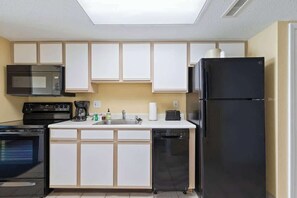 Private kitchen - Bay Watch Resort 1603 (North Myrtle Beach)