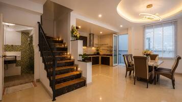 Villa, 4 Bedrooms, Accessible, Smoking | Dining room