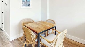 Dining - Camelot by the Sea 1405 (Myrtle Beach)