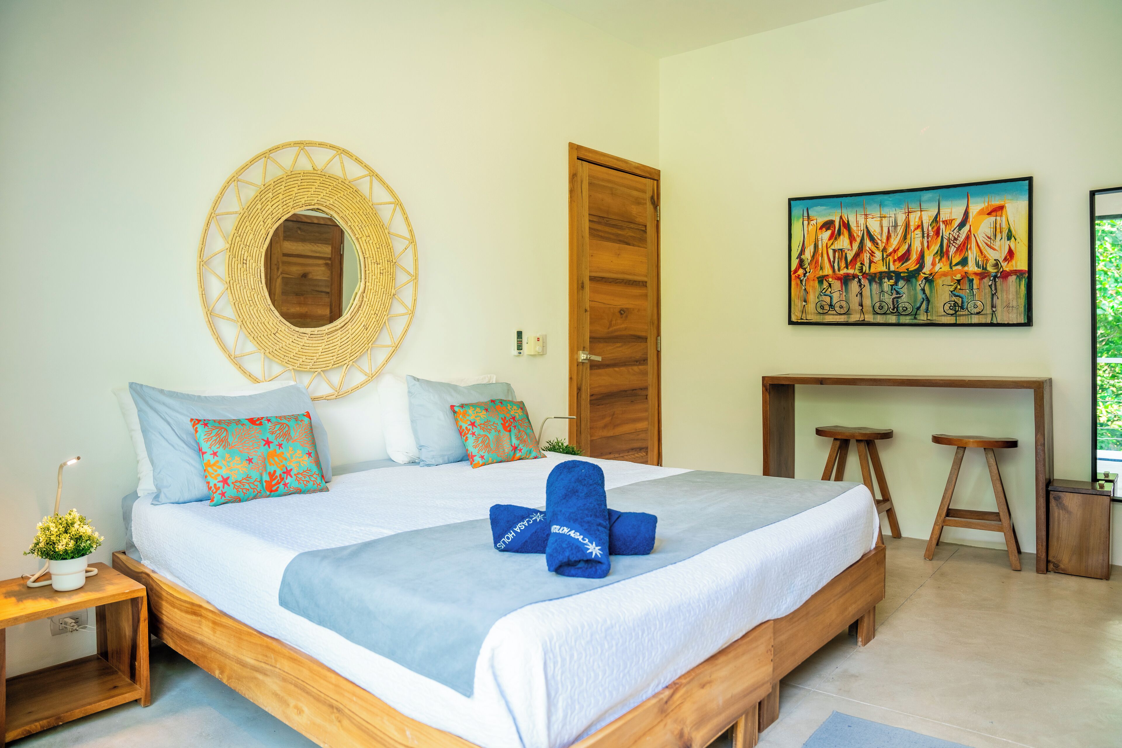 6 bedrooms, WiFi (free), bed sheets