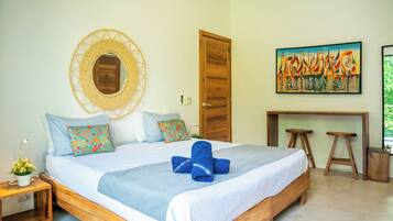 6 bedrooms, WiFi (free), bed sheets
