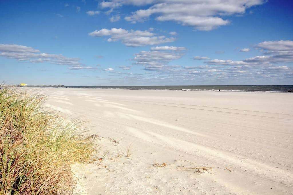 På stranden