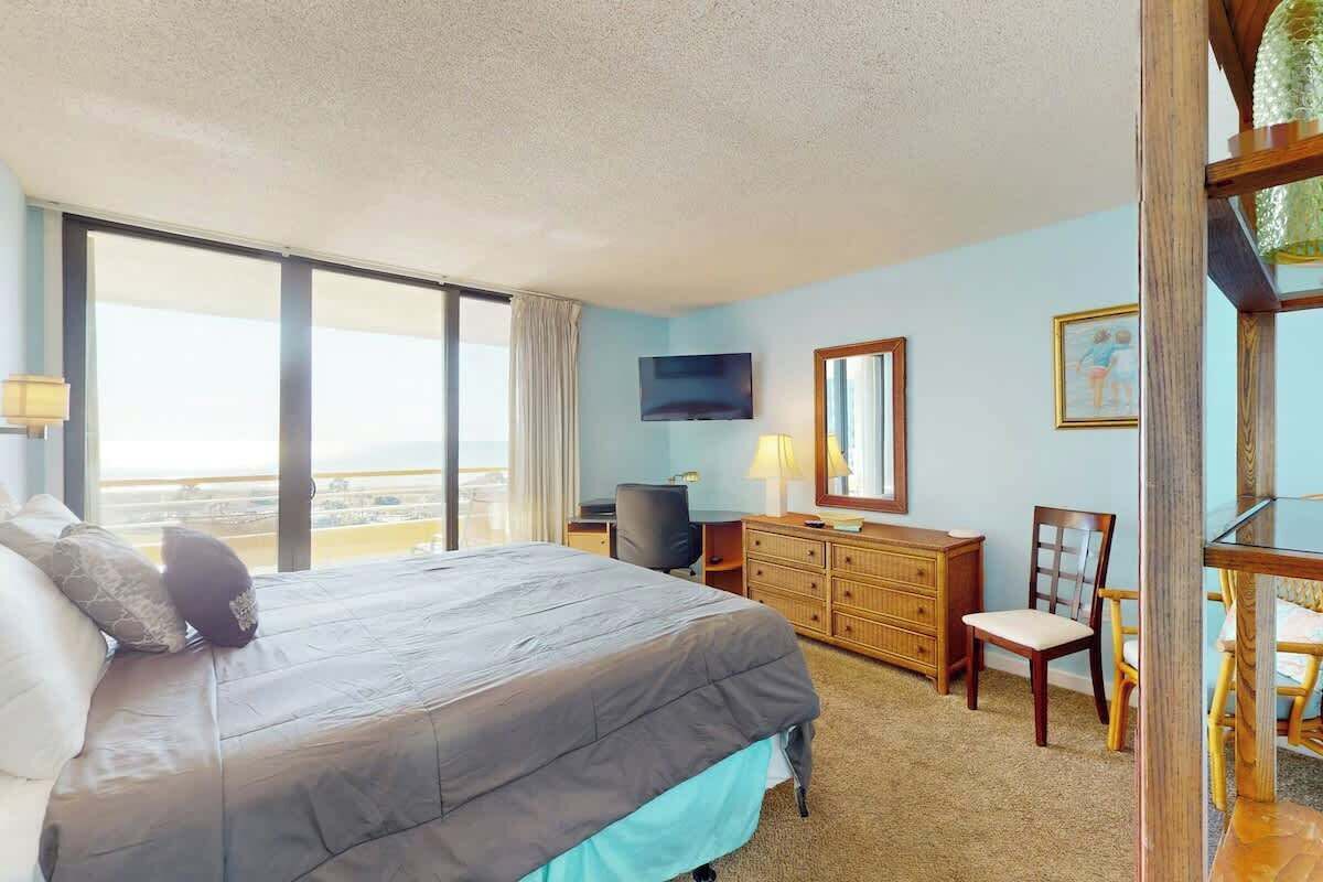 3 slaapkamers, een strijkplank/strijkijzer, wifi, beddengoed